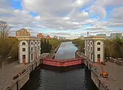 Moskva River locks near Karamyshev Embankment, Khoroshyovo-Mnyovniki District