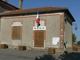The town hall in Mouzon