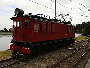 EO 3 running around a train at the Ferrymead.