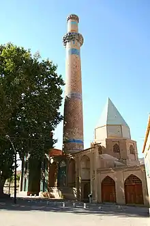 Natanz mosque next to the old Chenar