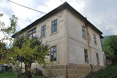 Traditional building in Neprošteno