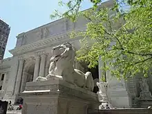 New York Public Library Main Branch (1916), New York City: Lions, cornice figures, pedimental sculpture
