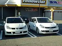 Y12 Nissan Wingroad Aero (left) and Nissan AD Expert (right)
