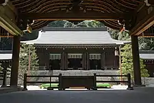 Naihaiden (内拝殿: Inner Haiden)