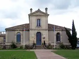 The town hall in Paillet