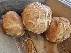 Breads of pan bagnat