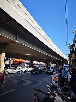 Chaeng Watthana Road in the subdistrict