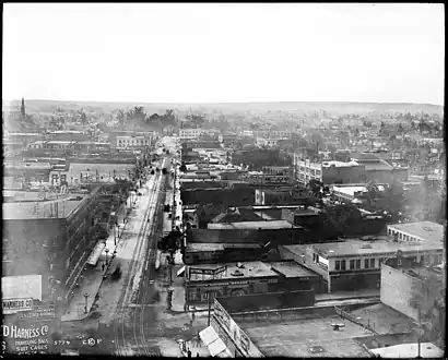 7th Street looking west from Main Street, 1907, not yet a commercial district