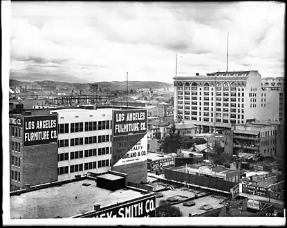 Panoramic view from the Hotel Lankershim, showing 7th Street, Broadway, and Spring Street, ca.1905-1907