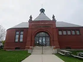 The Peavey Memorial Library, May 2014