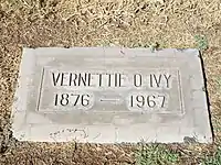 Grave-site of Vernettie O. Ivy (1876–1967).