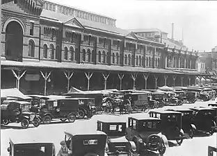 Photograph of the Farmers Line Outside of Center Market
