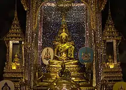 Principal Buddha image inside the Phra Viharn Luang, a replica of the sacred Phra Phuttha Sihing
