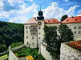 Pieskowa Skała castle