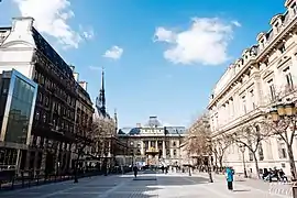 Place Louis-Lépine, facing the Palais de Justice