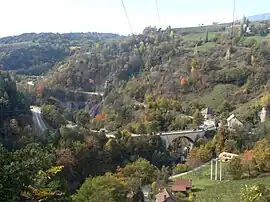 The high bridge over the Bonne [fr], on the Route Napoléon