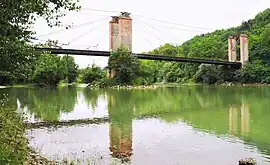 Gisclard Bridge over the river Garonne at Bourret