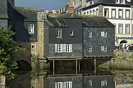 Houses with a slate facade, on the Rohan Bridge