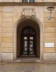Portal in Dresden's Altstadt (Weiße Gasse), sandstone type: Posta