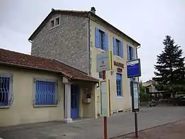 The town hall in Pradons