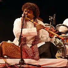 Pravin Godkhindi performing for Laya Lavanya