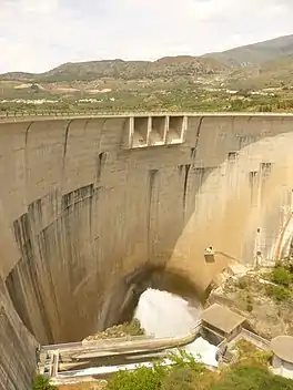 The Béznar dam