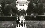 Putz Family in front of the Sinntal Hof ca. 1901