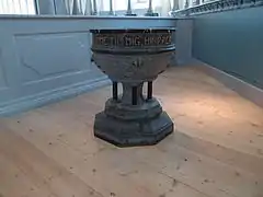 Baptismal font (1913)