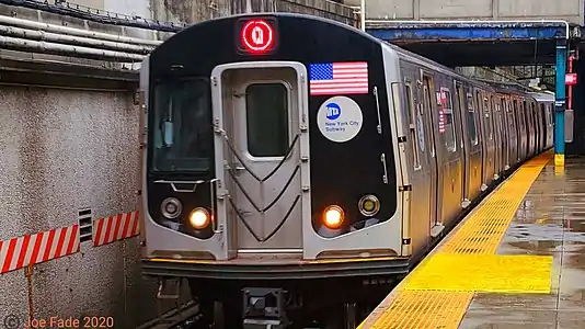 Q train of R160s arriving