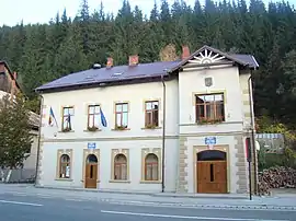 The town hall in Iacobeni