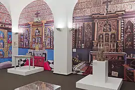 König's desk (left) and the Golden Chamber of the Basilica of St. Ursula, Cologne