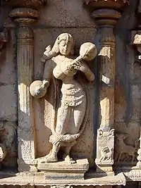 Maiden playing the vina. Venugopala Shrine of Ranganatha Temple, Srirangam. Early 17th century.