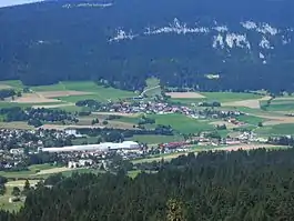 Loveresse village (center) and surrounding municipalities