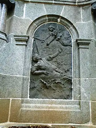 Another of the reliefs on the Plougastel-Daoulas War Memorial