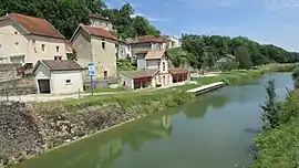 The canal and surroundings in Riaucourt