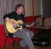 Robb Johnson performing in Faversham in November 2007