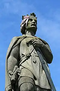 High Street, Statue of Robert Bruce