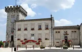 The town hall of Roquecor
