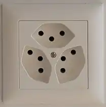 Type 13 triple socket (10 A)