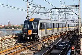 A line 7 train at Meilan Lake station