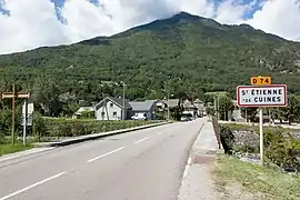 The road into Saint-Etienne-de-Cuines