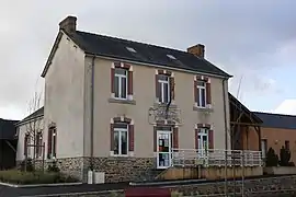 The town hall of Saint-M'Hervon