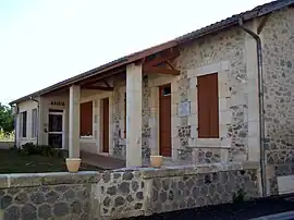 The town hall in Saint-Martin-Curton