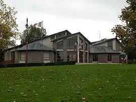 The town hall in Saint-Martin-le-Nœud