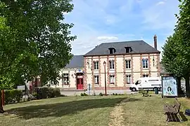 The town hall in Saint-Pierre-es-Champs