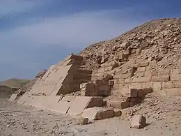 Photograph of a face of the main pyramid.