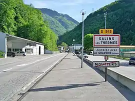 The road into Salins les Thermes