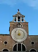 Clock with one hand, divided into 24 hours.