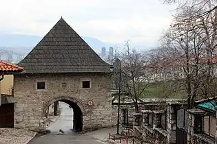 Širokac tower-gate