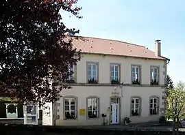 The town hall in Saulxures-lès-Bulgnéville